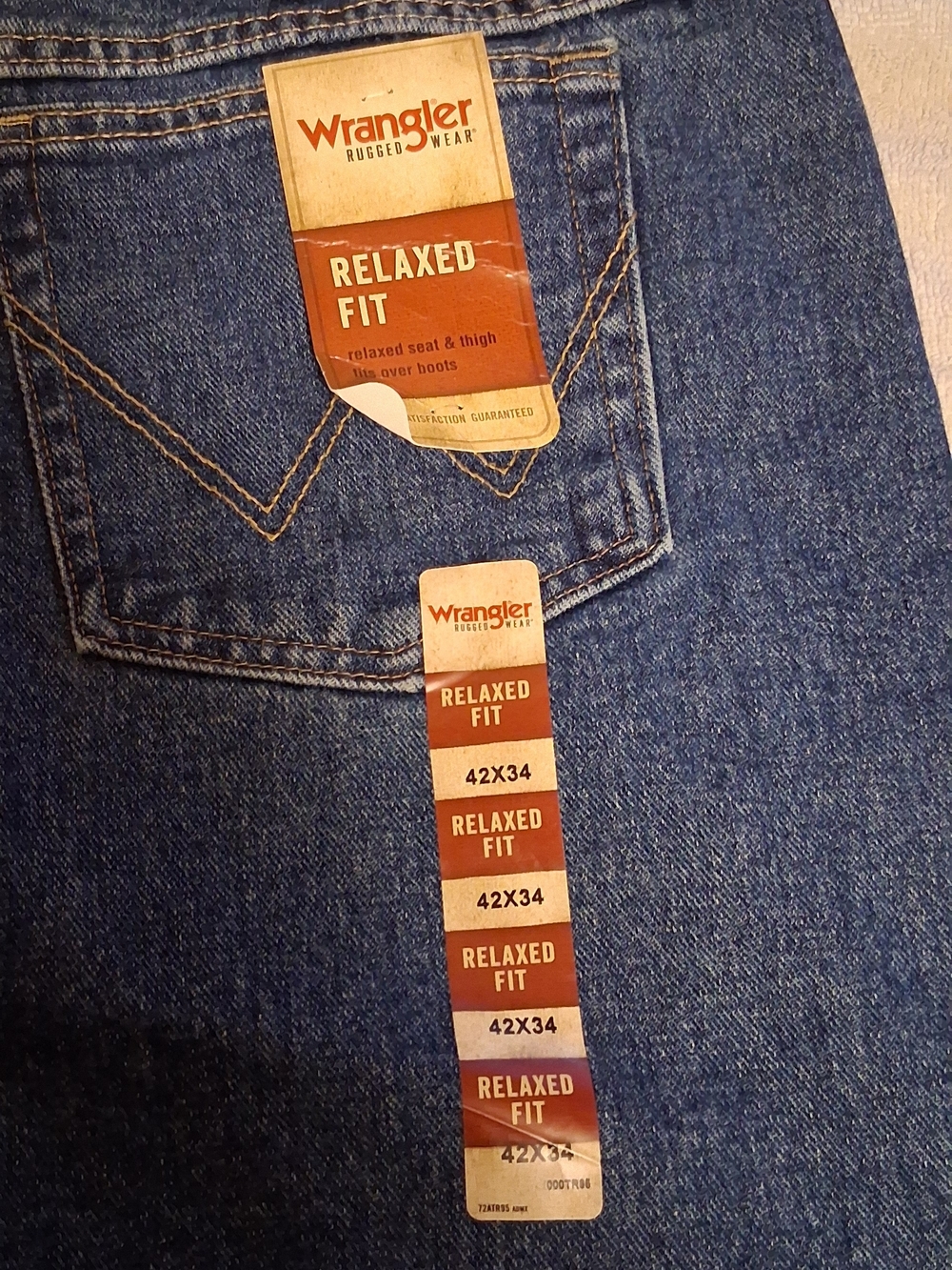 Wrangler Men's Relaxed Fit Dark Blue Jeans